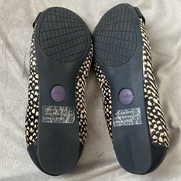 Me Too Leopard Cow Hair Buckle Flat, Size 8 - Picture 7 of 9